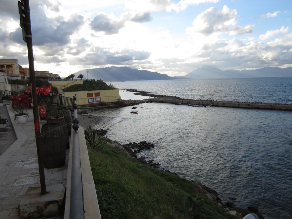 Casa Vacanze Daisy Trappeto  Εξωτερικό φωτογραφία